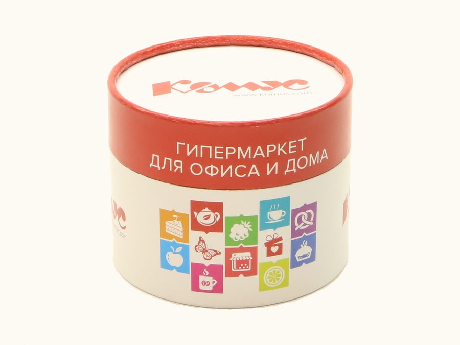 Подарочный тубус с фирменным оформлением компании «Комус» — пример брендирования набора под заказчика
